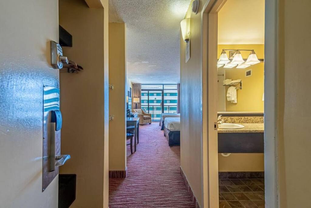 Remodeled Condo, Waterpark View At Landmark Resort Миртл-Бич Экстерьер фото