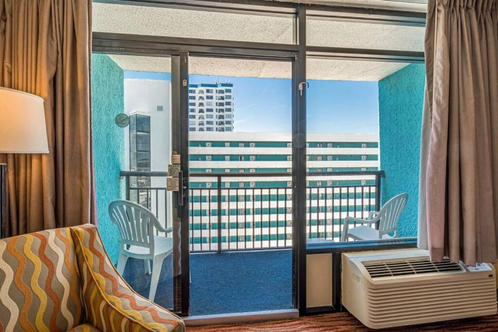 Remodeled Condo, Waterpark View At Landmark Resort Миртл-Бич Экстерьер фото