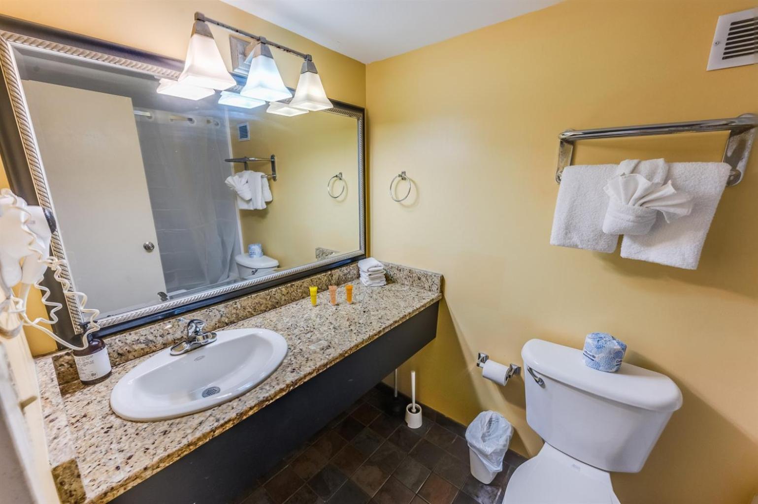 Remodeled Condo, Waterpark View At Landmark Resort Миртл-Бич Экстерьер фото